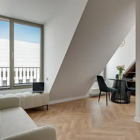 Granaria Premium River View By Downtown Aparthotel 4*