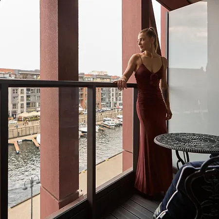 Granaria Premium River View By Downtown Aparthotel 4*